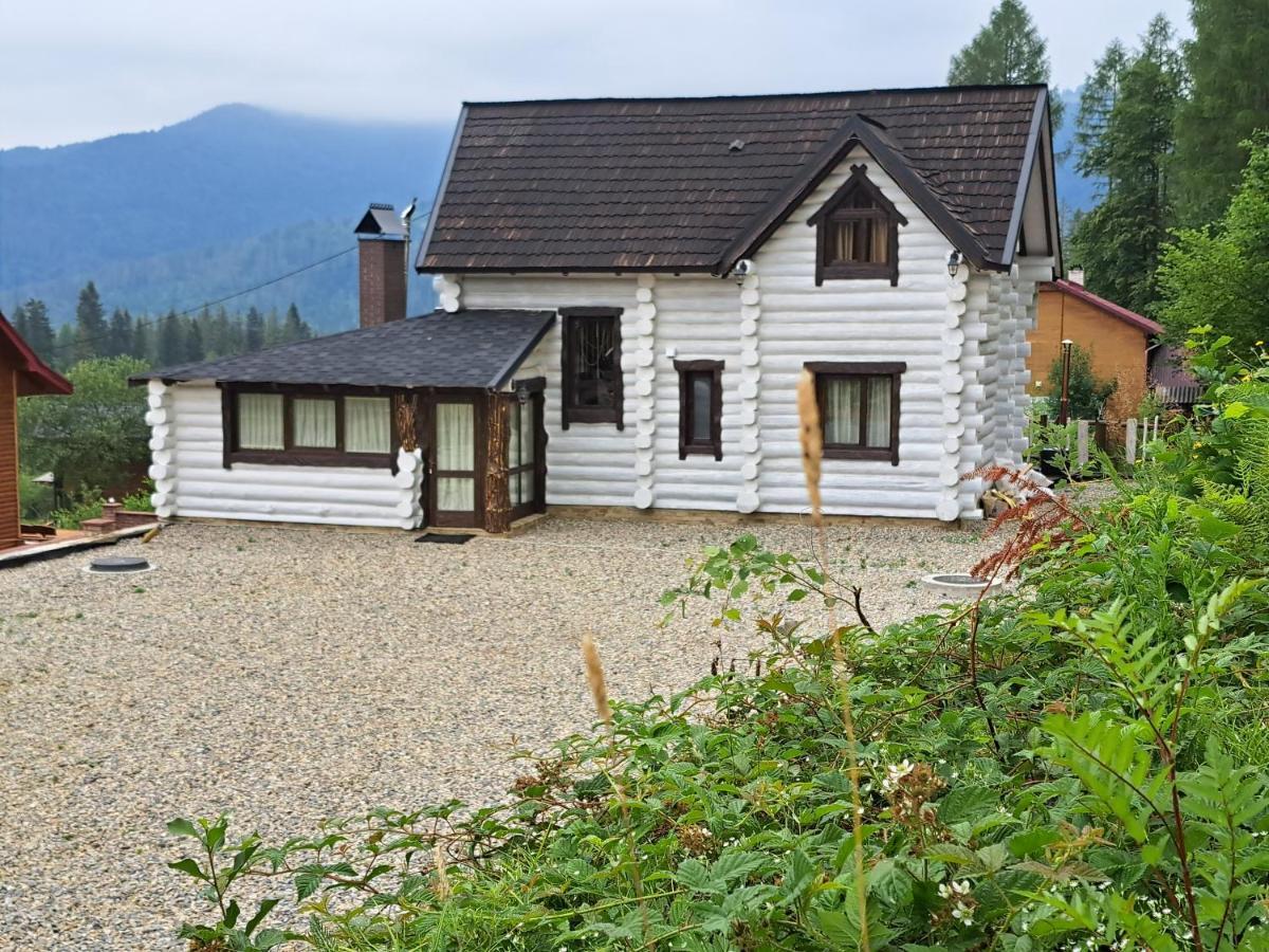 Mountain White House Гостинний Двір Hotel Mykulychyn Exterior photo